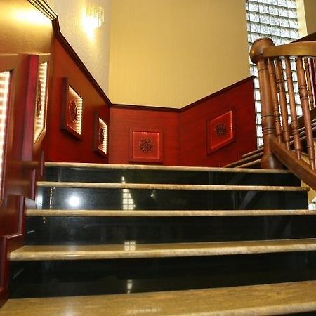 Hotel Zloty Mlyn Majkow Пйотркув-Трибунальський Екстер'єр фото