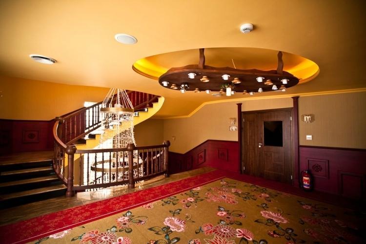 Hotel Zloty Mlyn Majkow Пйотркув-Трибунальський Екстер'єр фото