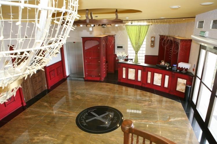 Hotel Zloty Mlyn Majkow Пйотркув-Трибунальський Екстер'єр фото